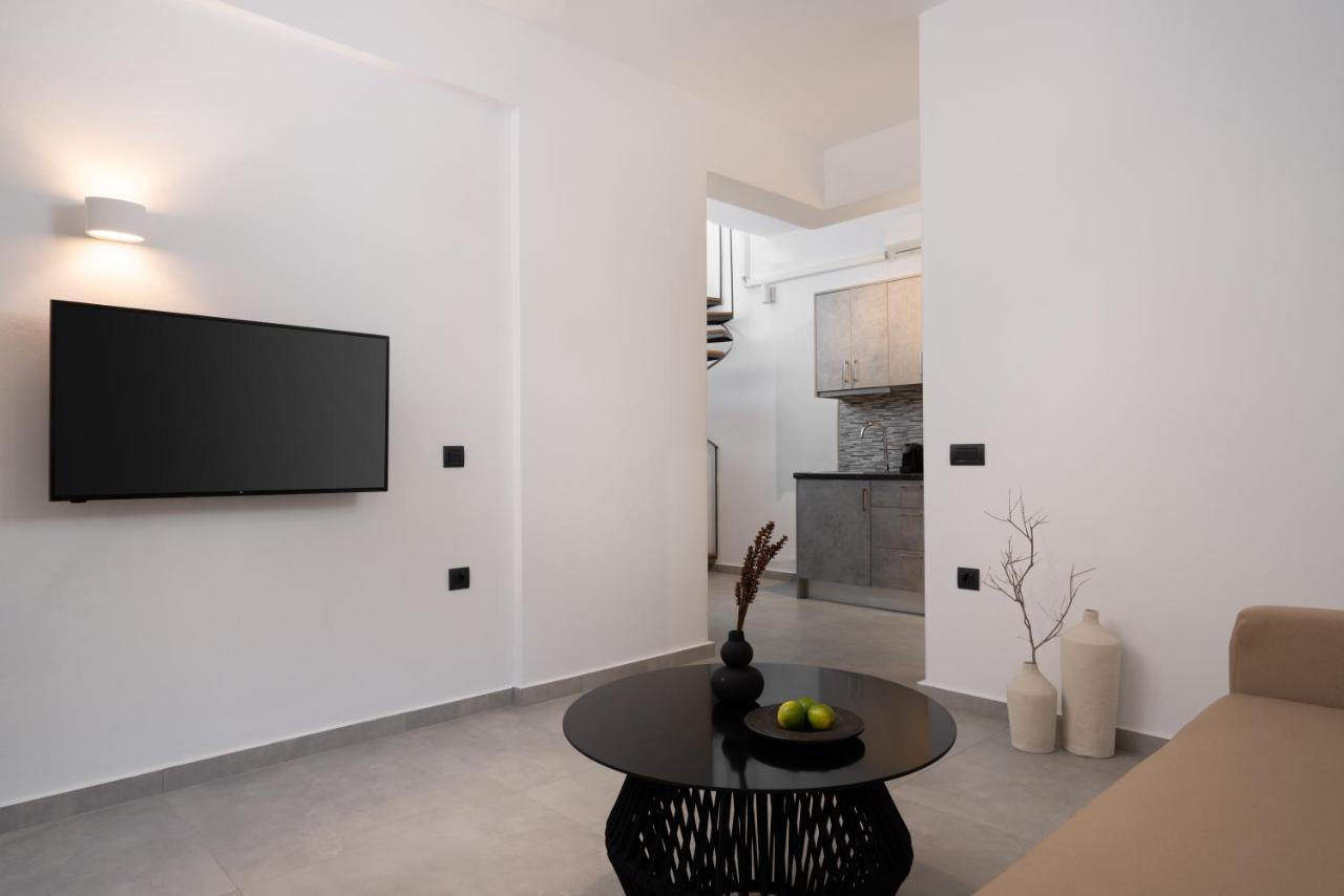 Akri Suites Vourvoúlos エクステリア 写真