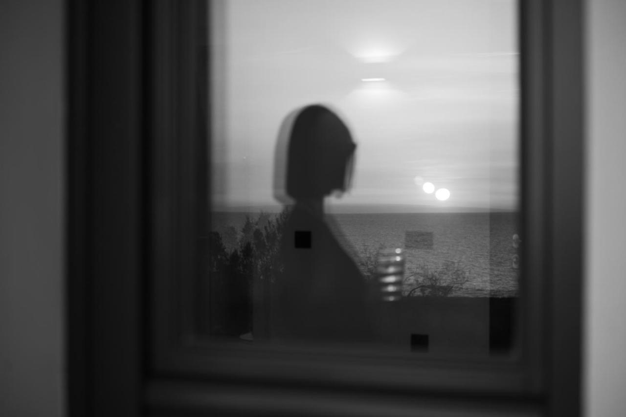 Akri Suites Vourvoúlos エクステリア 写真
