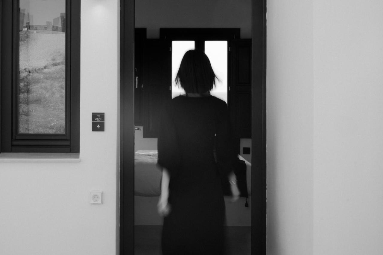 Akri Suites Vourvoúlos エクステリア 写真