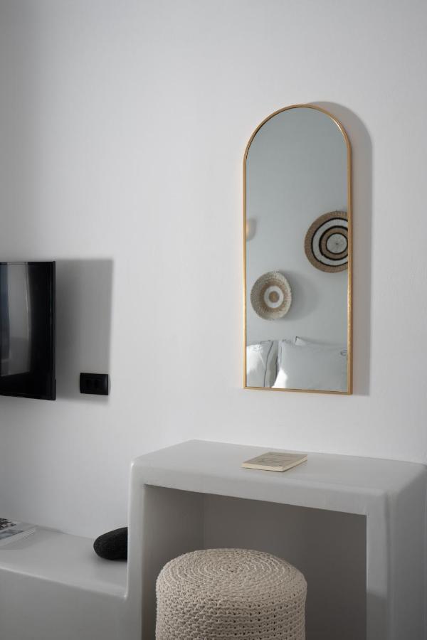Akri Suites Vourvoúlos エクステリア 写真