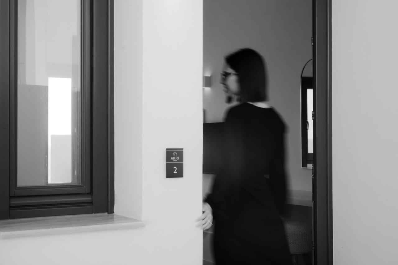 Akri Suites Vourvoúlos エクステリア 写真